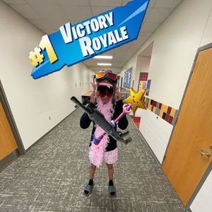 Meet your Posher, Adam